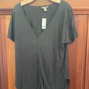 NWT Grey Banana Republic V-Neck Tee
